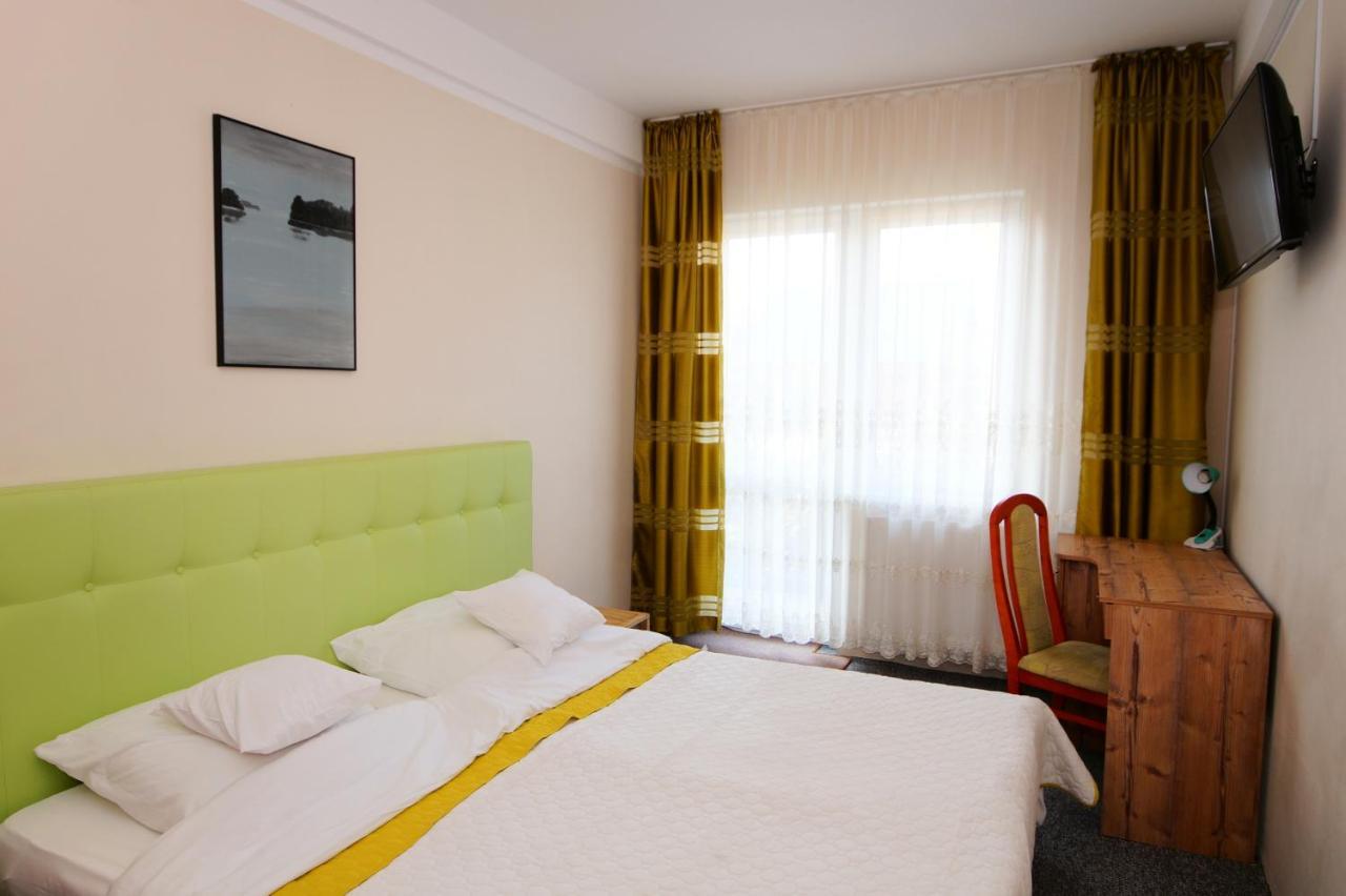 Hotel Koral Chłapowo Esterno foto